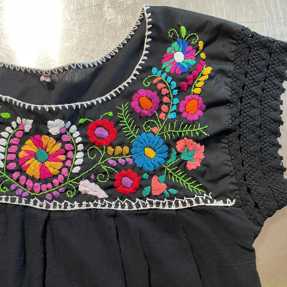 Mexican Peasant Blouse Black Floral Hand Embroidered Crochet Lace Top Large Folk
